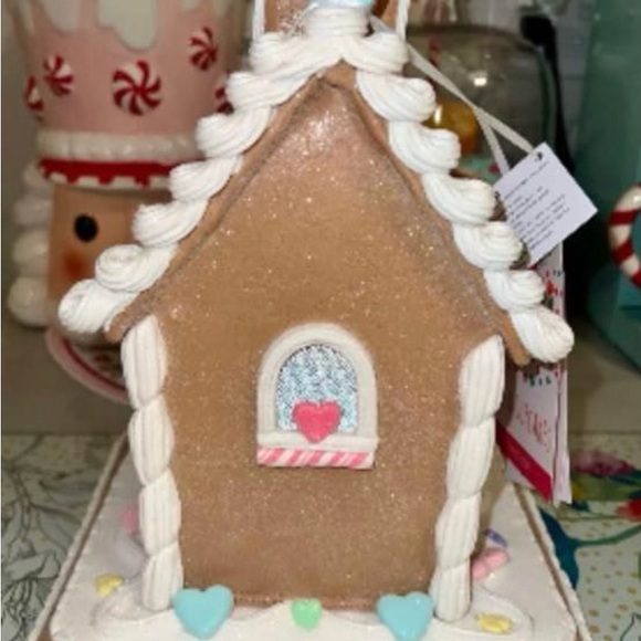 LOVE & CUPCAKES Pastel Valentine’s LightUp Conversation Hearts Gingerbread House - Picture 3 of 3